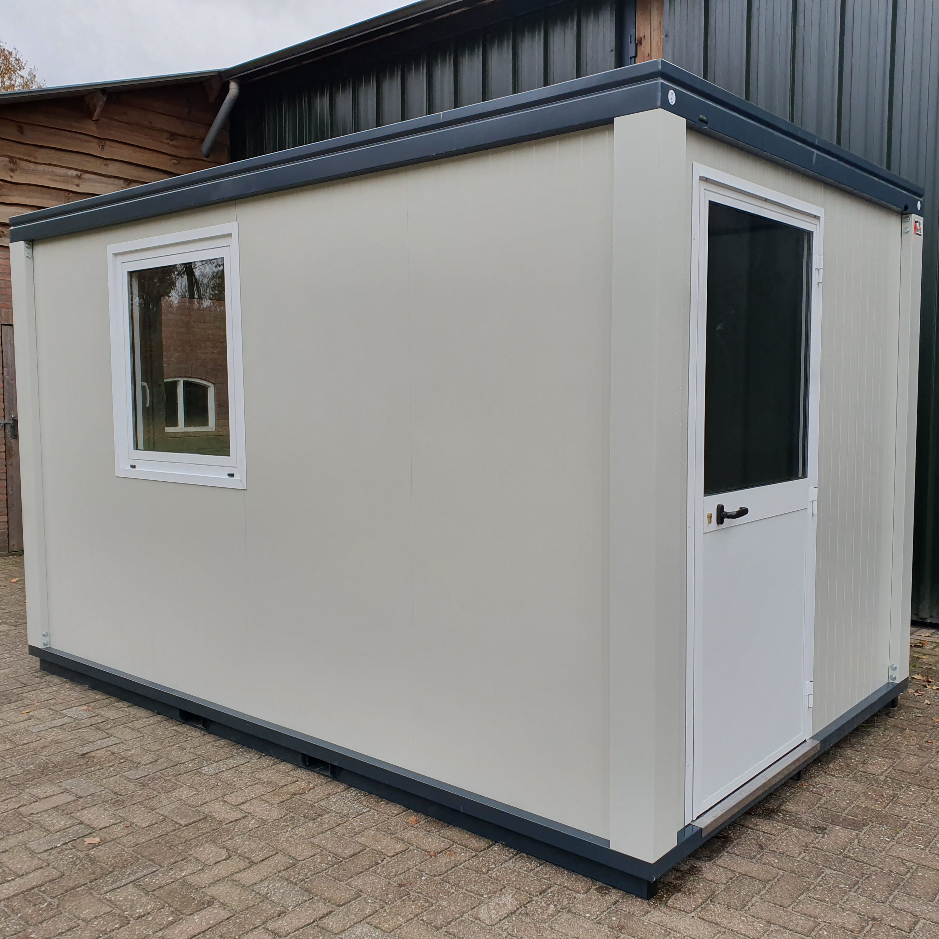 JK store uit Gastel voor kantoorunits, snel en professioneel geleverd.